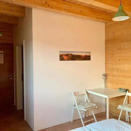 伍德豪斯住宿加早餐旅馆 3* Brezje